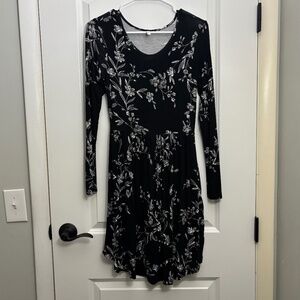 Black & White Floral Long-Sleeve Dress